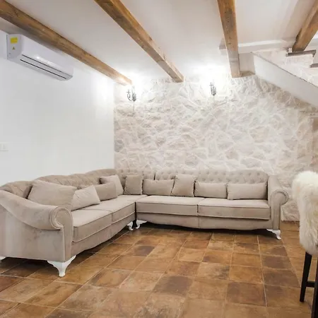 Casa de Férias House For Rent Leila Šibenik