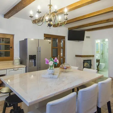 Casa de Férias House For Rent Leila Šibenik