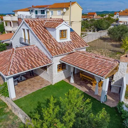 House For Rent Leila