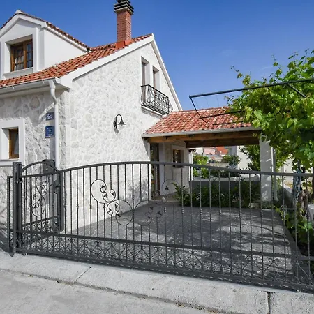 Ferienhaus House For Rent Leila Šibenik