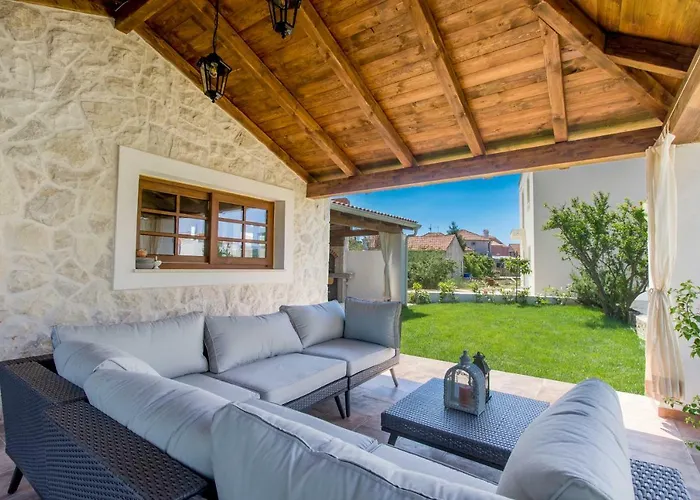 House For Rent Leila Vikendica *