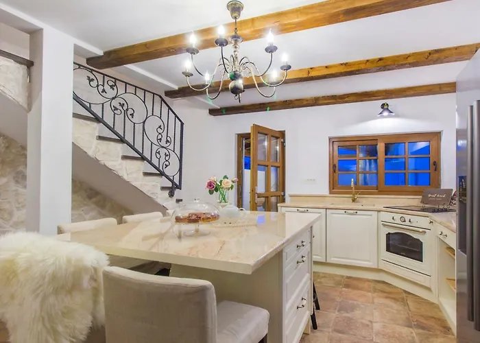 House For Rent Leila