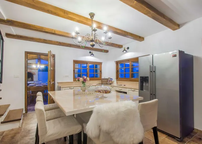 House For Rent Leila *